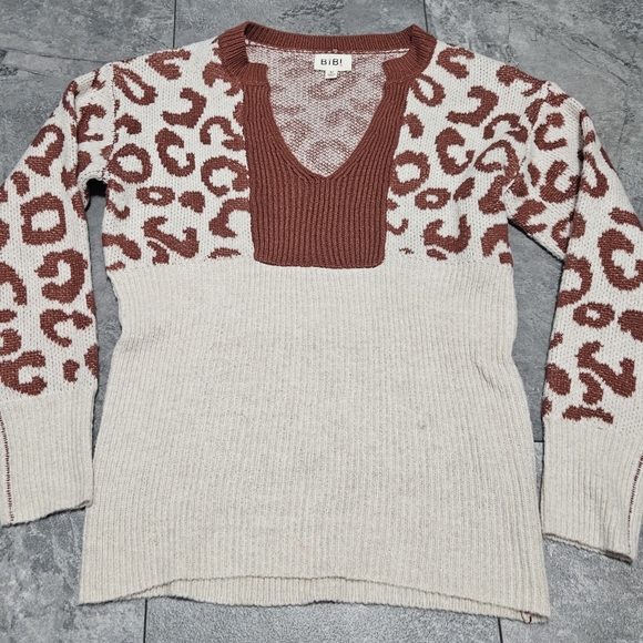 BiBi Sweaters - NWOT Leopard Print Sweater